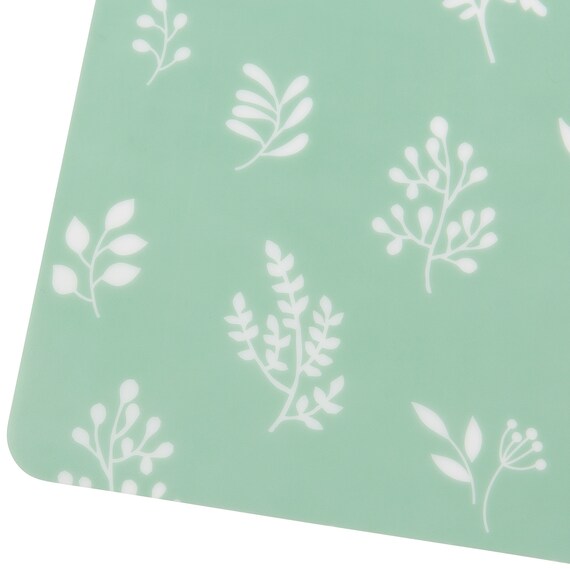 PP Luncheon Mat Leaves 2