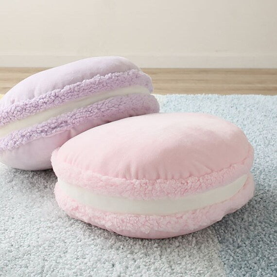 Mochimochi Macaron Cushion 2 Cassis