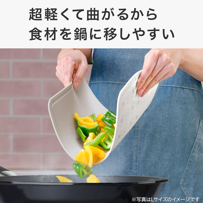 CUTTING BOARD S (21 X 21 X 1.5CM)